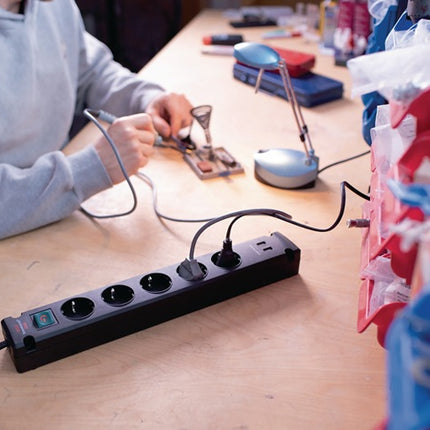 Brennenstuhl listwa gniazdowa Bremounta ( 8000594293 ) kabel 5-drożny l.3m z zabezpieczeniem przed dziećmi