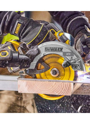 DeWalt DCS 573 P2 Scie circulaire 18 V 190 x 30 mm Brushless + 2x batterie 5,0 Ah + chargeur