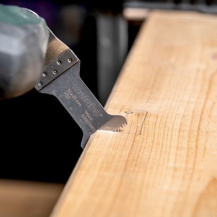 Metabo PowerMaxx MT 12 cordless multitool multifunction tool 12 V + 2x 2.0 Ah battery + charger + 18-piece sanding accessory set + metaBOX 145 ( 613089510 )