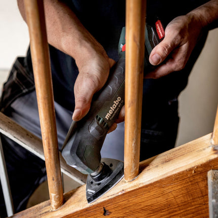 Metabo PowerMaxx MT 12 cordless multitool multifunction tool 12 V + 2x 2.0 Ah battery + charger + 18-piece sanding accessory set + metaBOX 145 ( 613089510 )