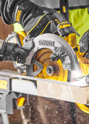 DeWalt DCS 573 M2T Akku Handkreissaege 18 V 190 x 30 mm Brushless 2x Akku 4 0 Ah Ladegeraet TSTAK 4 - toolbrothers