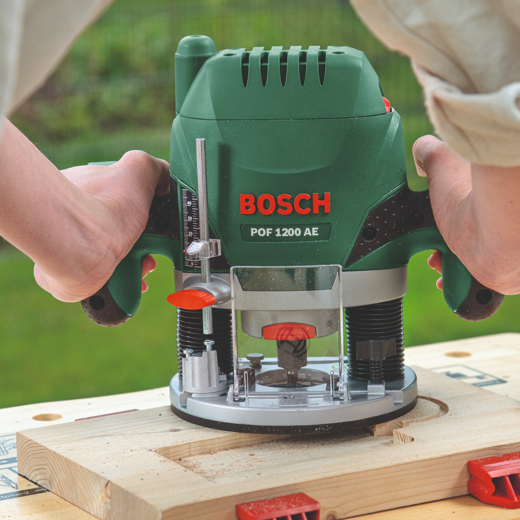 Bosch POF 1200 AE Oberfraese 1200 Watt 55 mm Hub 060326A100  4 - toolbrothers