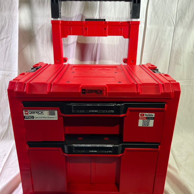 Qbrick System PRO Cart 2 0 Plus Drawer 2 Red Ultra HD Custom mobile Box auf Raedern 520 x 415 x 660 mm 9 5 l 12 l abnehmbarer Doppelteleskopgriff Beschaedigt 0 - toolbrothers