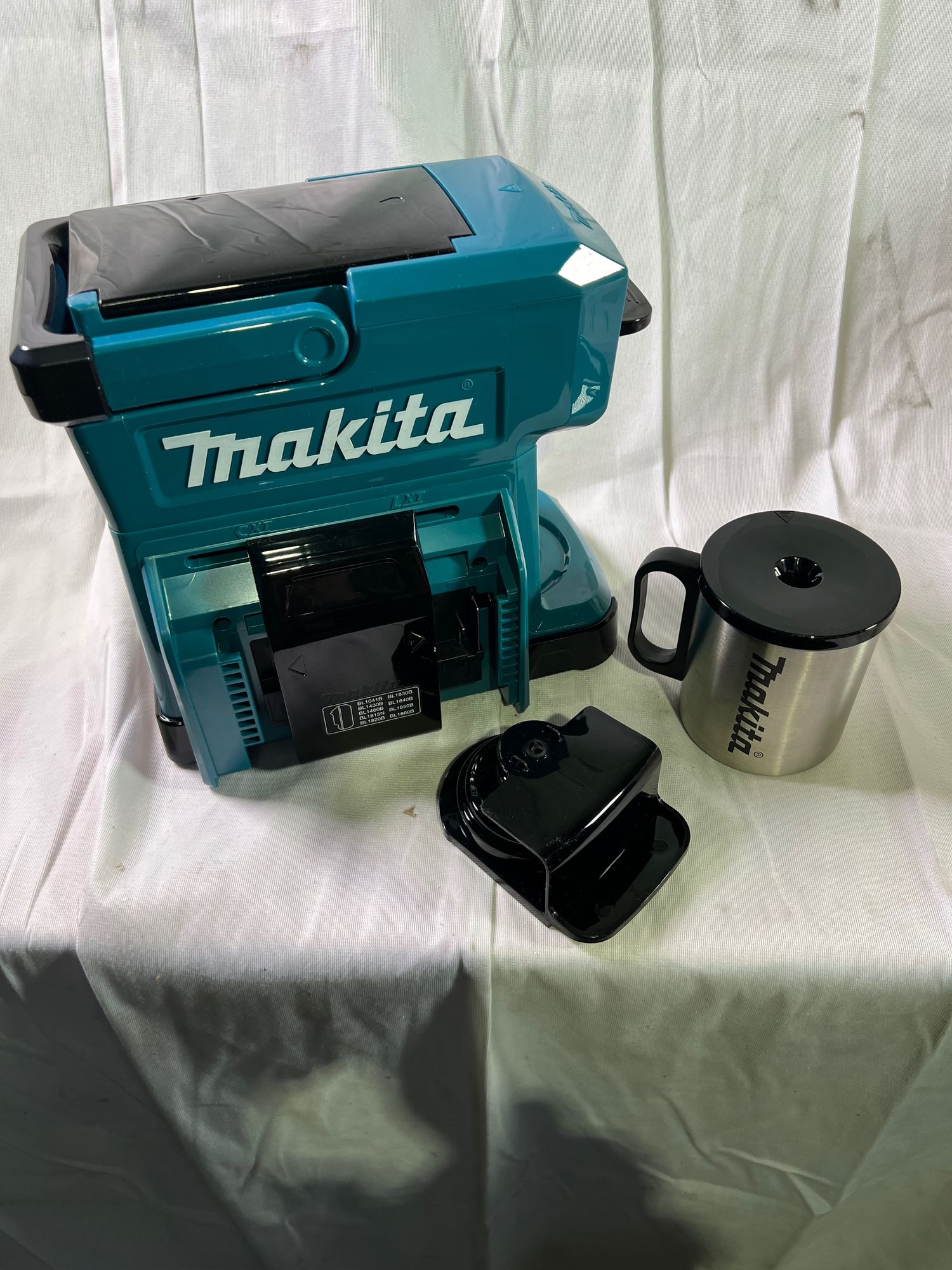 Makita DCM 501 Z Akku Kaffeemaschine 12 V max 18 V Solo ohne Akku ohne Ladegeraet Reparaturgeraet 0 - toolbrothers