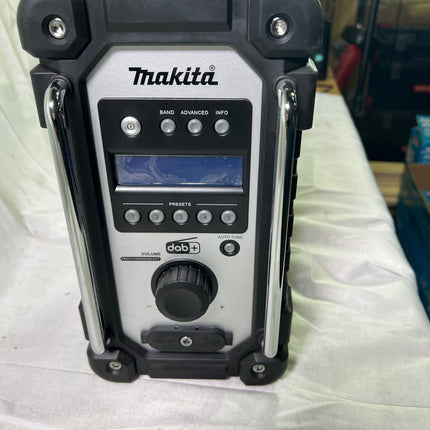 Makita DMR 110 N Akku Baustellenradio 12 V 14 4 V 18 V DAB DAB FM IP64 Solo ohne Akku ohne Ladegeraet Reparaturgeraet 1 - toolbrothers