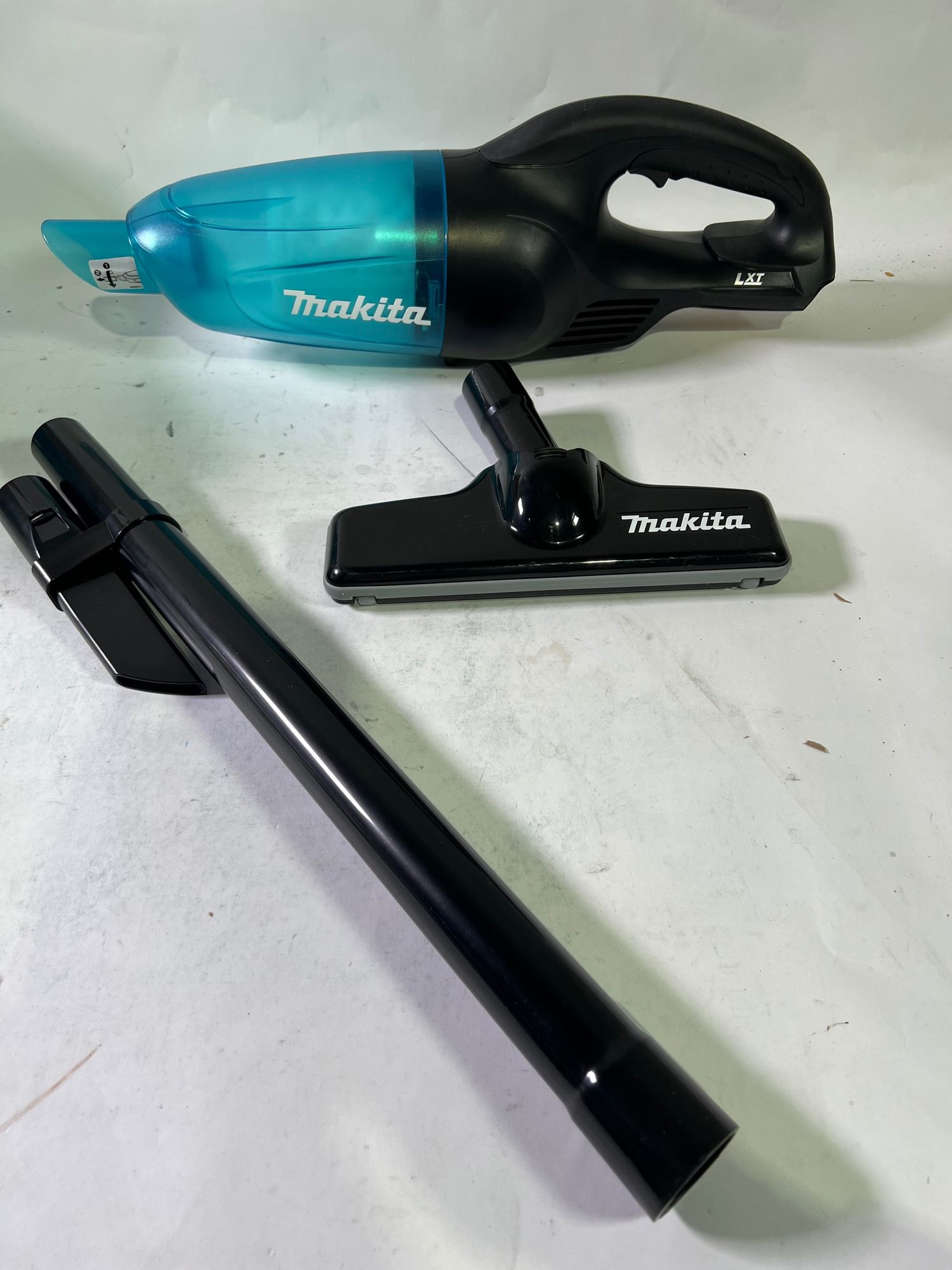Makita DCL 180 ZB Akku Staubsauger 18 V Schwarz Solo ohne Akku ohne Ladegeraet Gebraucht 0 - toolbrothers