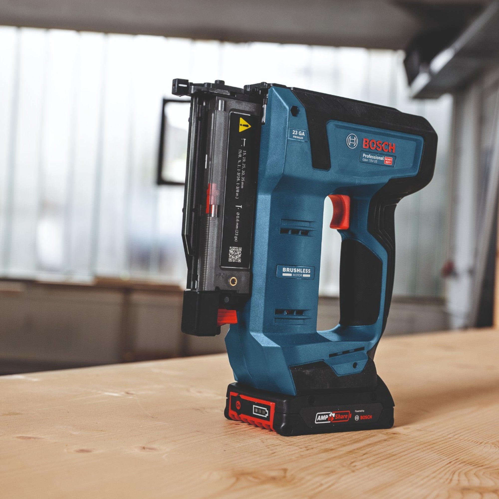 Bosch GNH 18V 35 Akku Holznagler 18 V 0 6 x 15 35 mm Brushless 2x Akku 4 0 Ah Ladegeraet 4 - toolbrothers