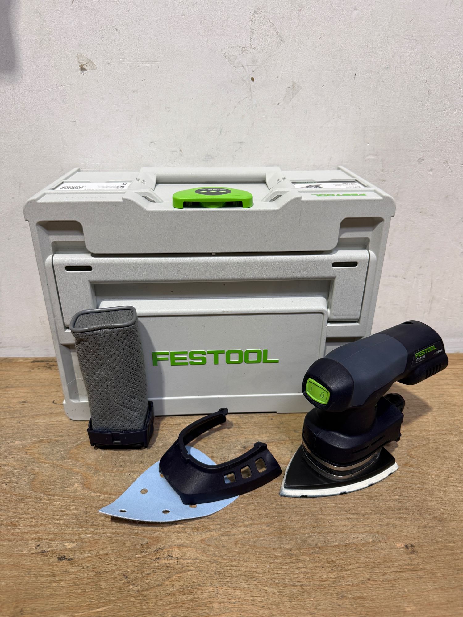 Festool DTSC 400 Basic Akku Deltaschleifer 18 V 100 x 150 mm 577507 Brushless Systainer ohne Akku ohne Ladegeraet Nachfolger von 576359 Leicht Gebraucht 0 - toolbrothers