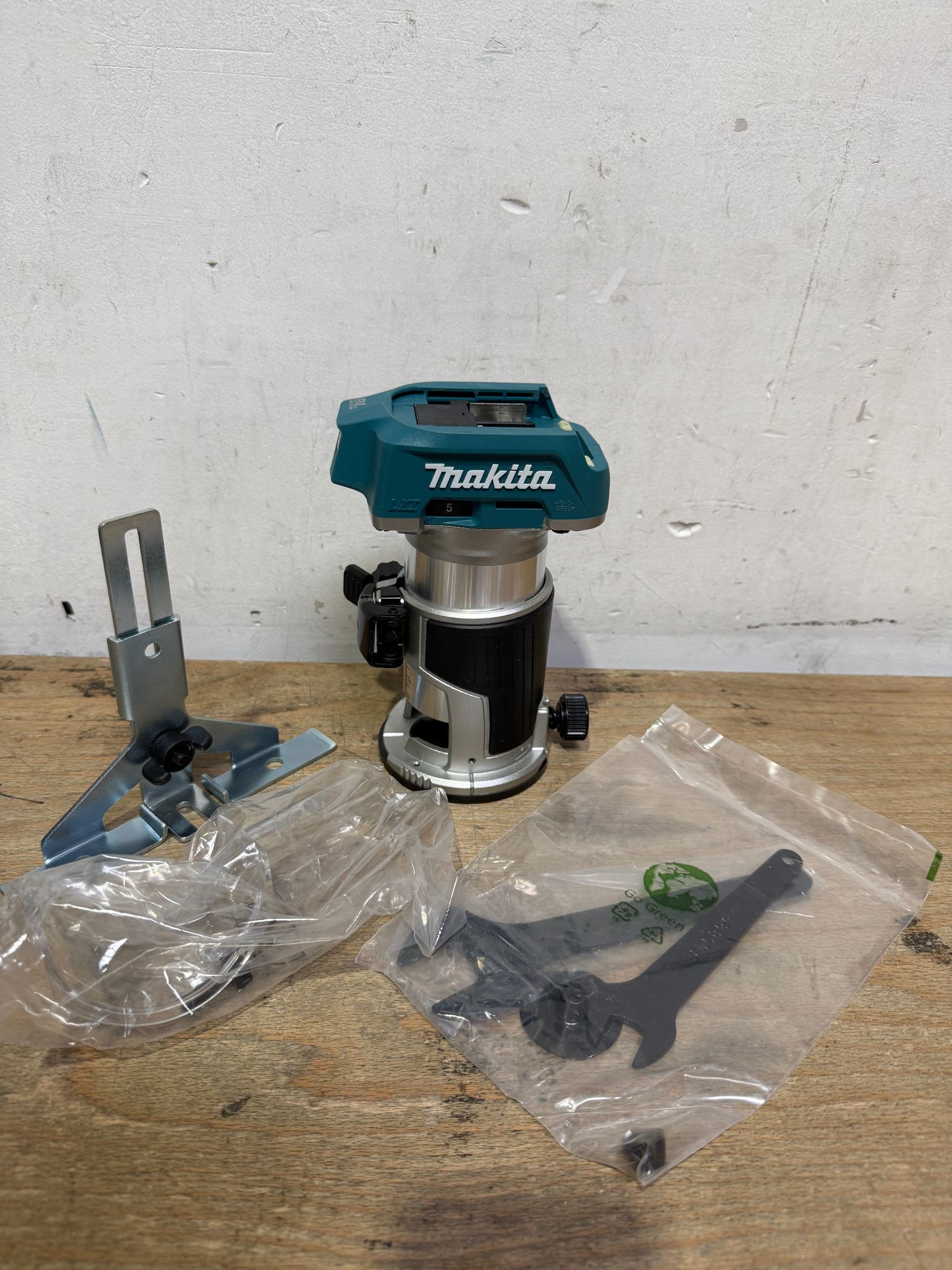 Makita DRT 50 Z Akku Multifunktionsfraese 18 V Brushless Solo ohne Akku ohne Ladegeraet Leicht Gebraucht 0 - toolbrothers
