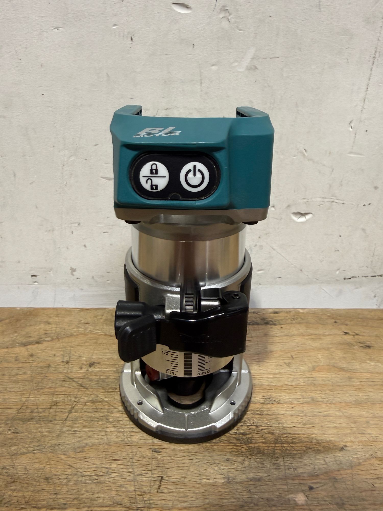 Makita DRT 50 Z Akku Multifunktionsfraese 18 V Brushless Solo ohne Akku ohne Ladegeraet Leicht Gebraucht 2 - toolbrothers