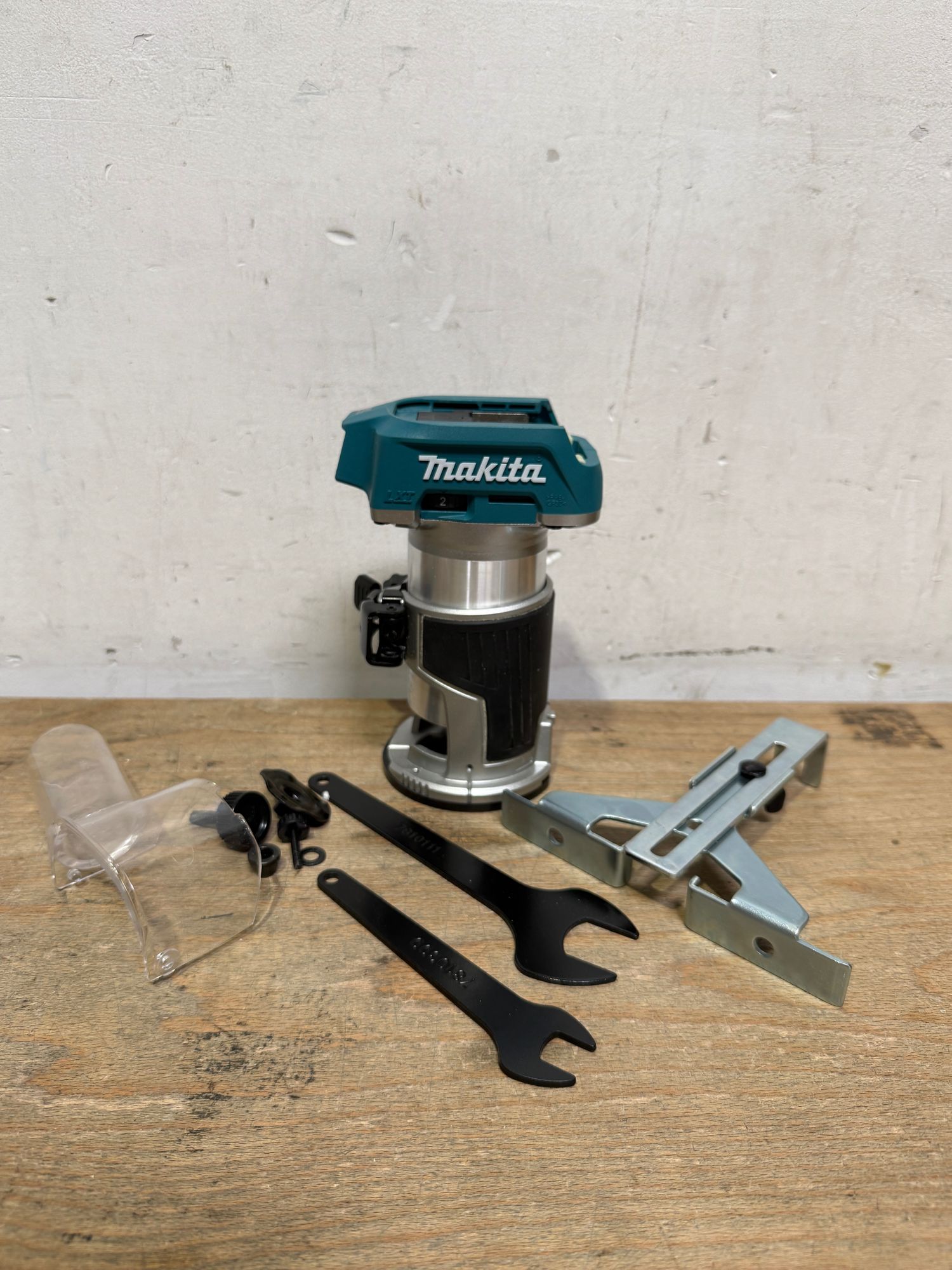 Makita DRT 50 Z Akku Multifunktionsfraese 18 V Brushless Solo ohne Akku ohne Ladegeraet Leicht Gebraucht 0 - toolbrothers