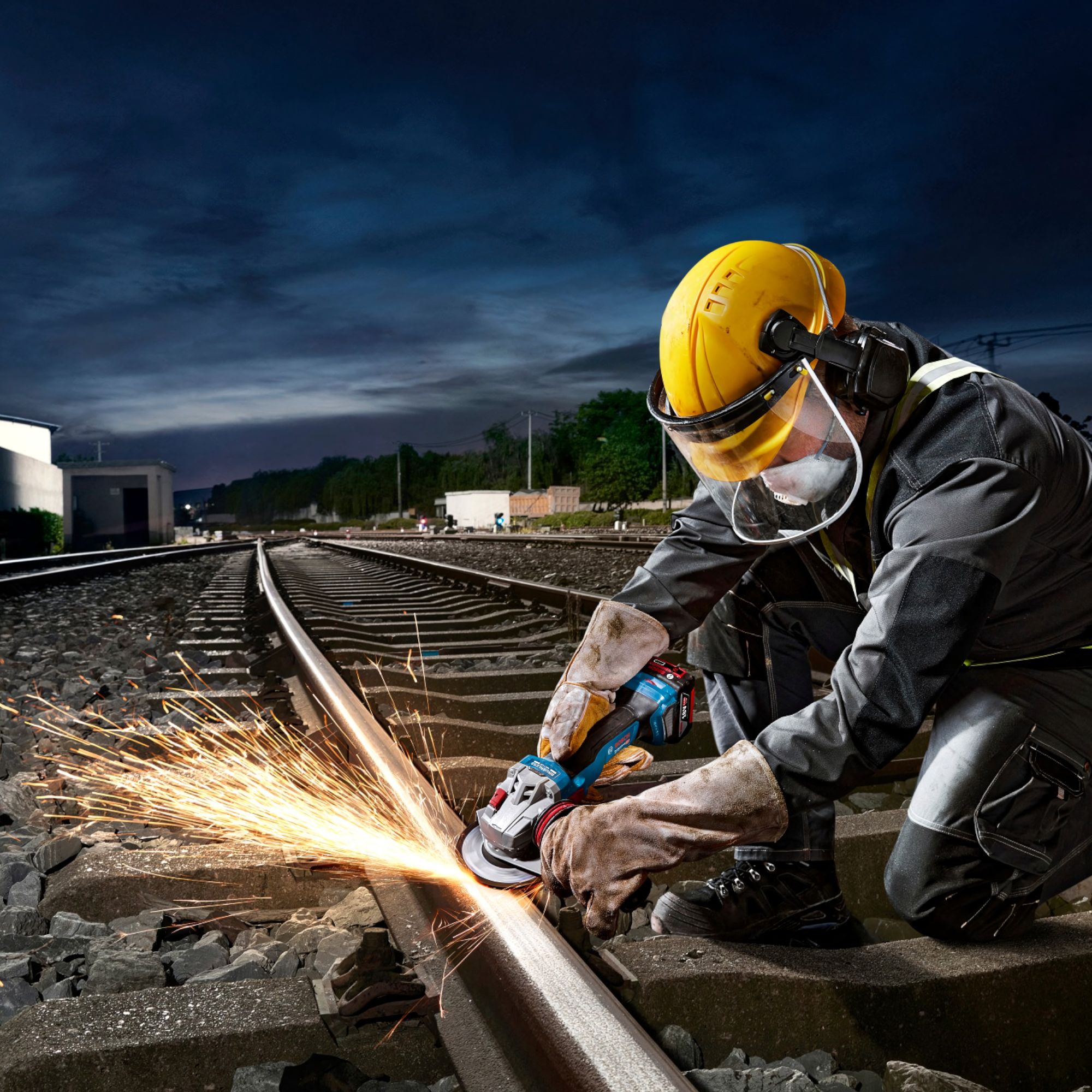 Bosch GWS 18V 11 Professional Akku Winkelschleifer 18 V 125 mm Brushless 2x Akku 5 0 Ah Ladegeraet L Boxx 4 - toolbrothers