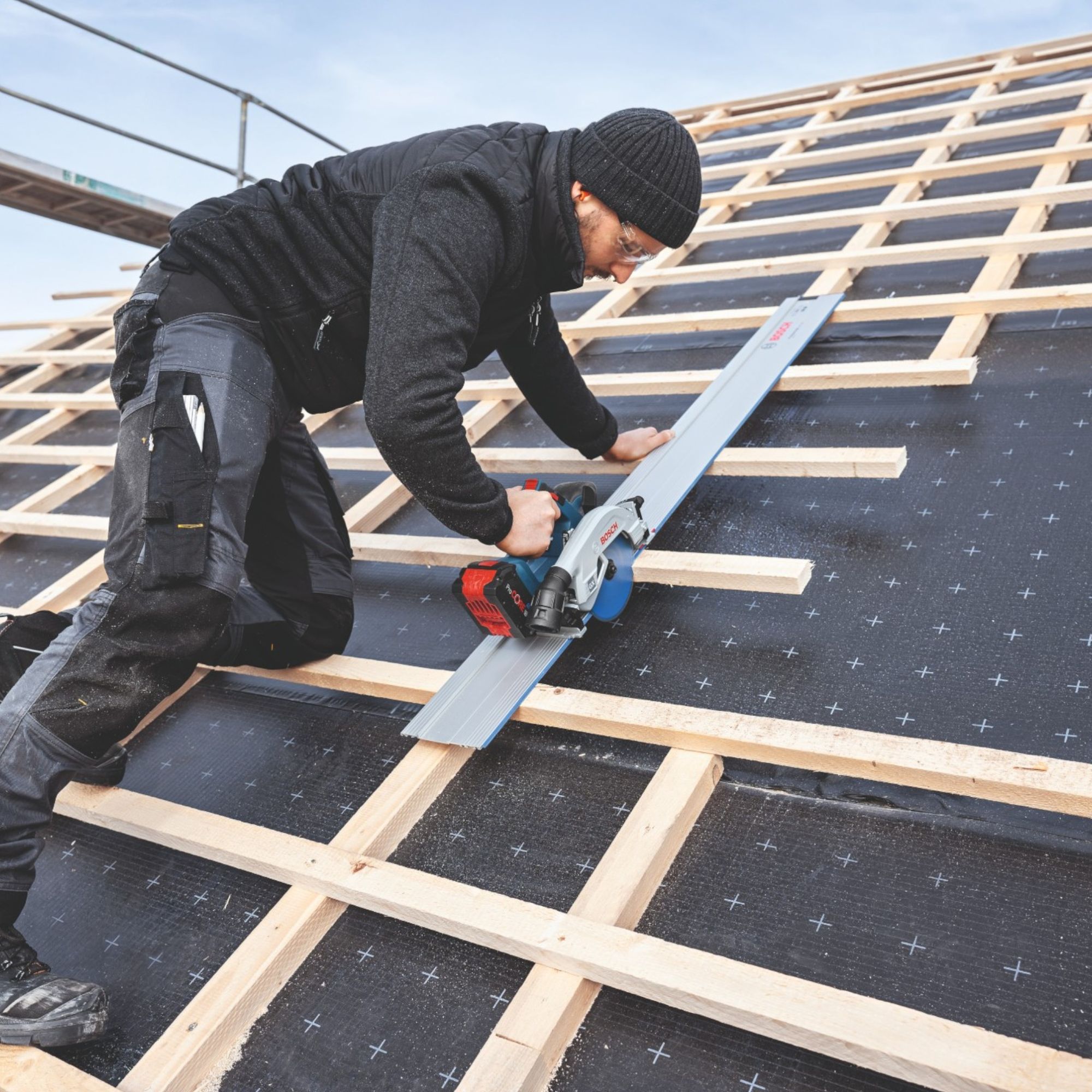Bosch GKS 18V 57 2 GX Professional Akku Kreissaege 18 V 165 mm Brushless 1x Akku 5 0 Ah Ladegeraet Kappschiene 4 - toolbrothers