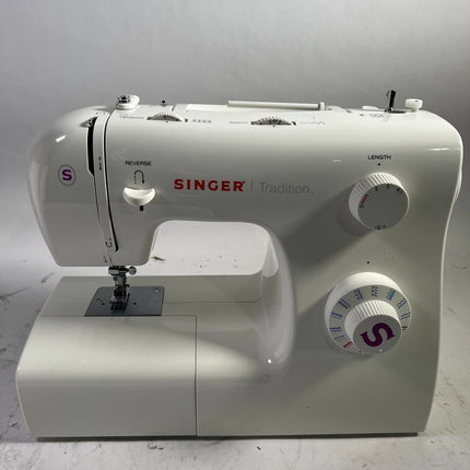 Singer 2263 Tradition Naehmaschine 70 Watt 750 U min 4 mm Stichlaenge 5 mm Stichbreite Neuwertig 1 - toolbrothers