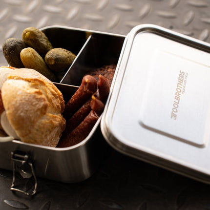 Toolbrothers Fan Lunchpaket in Makita Kühltasche mit Edelstahl Brotdose mit 2 Etagen und Edelstahl Deckel 1340 ml + Edelstahl Trinkflasche 500 ml + 4 in 1 Multifunktions Besteck - Toolbrothers