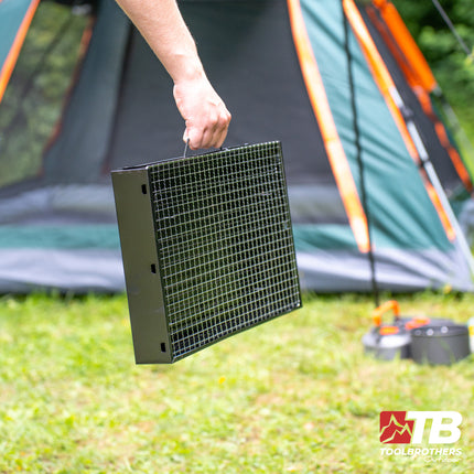 Toolbrothers Griglia a carbonella portatile da esterno per il campeggio Set di montaggio senza attrezzi 43 x 29 x 23 cm nero + posate, guanti e tazze per grigliare 8 pz.