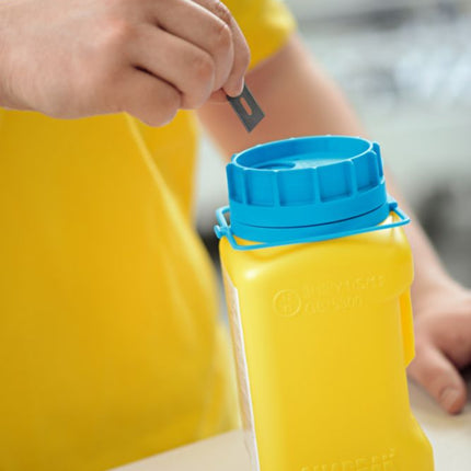 MARTOR collection box suitable for used blades ( 4000817880 )